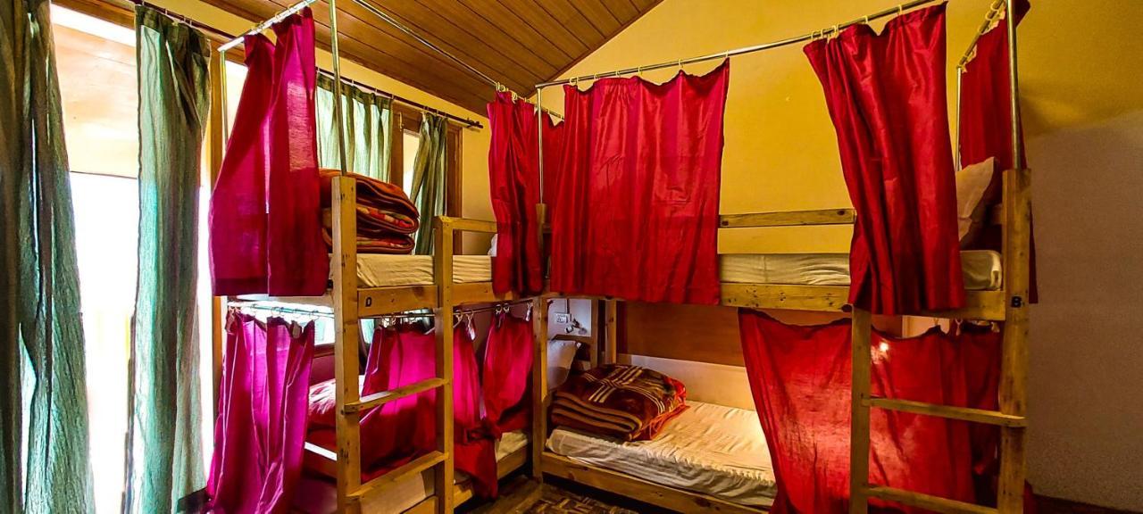 הוסטל La Vaca India Manali מראה חיצוני תמונה